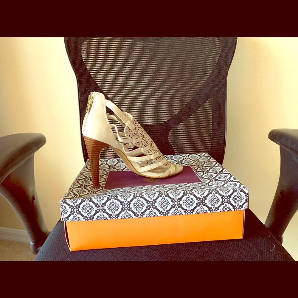 Isola Shoes for Women